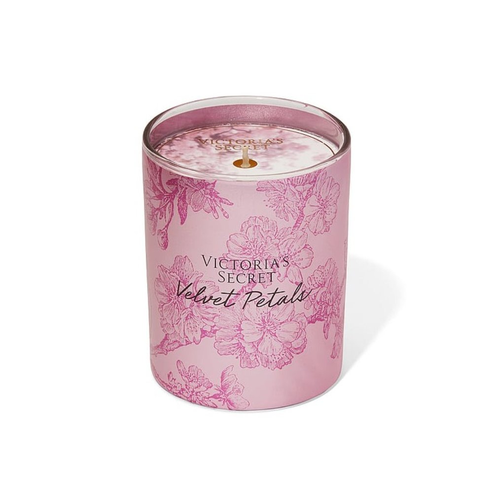 NWT VELVET PETALS 9 oz. candle by Victoria's Secret, untouched, sealed box!